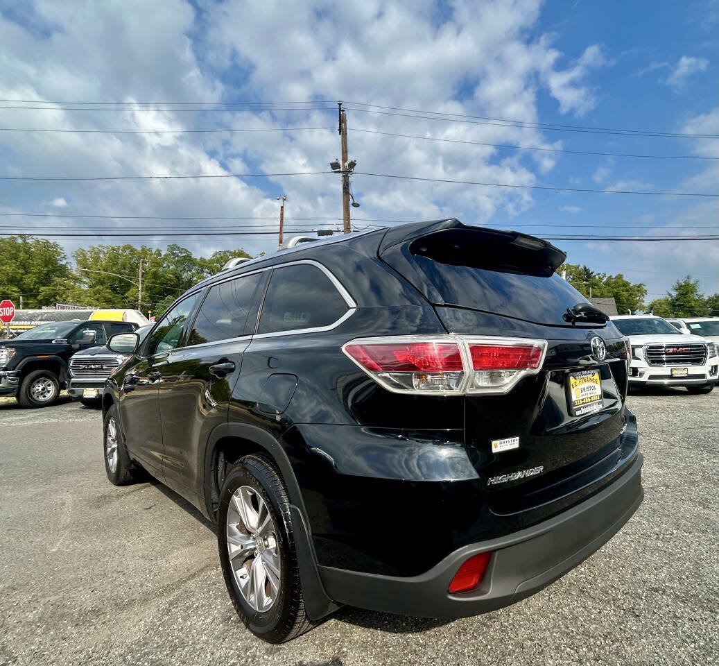 Used 2014 Toyota Highlander XLE AWD/4WD image 3