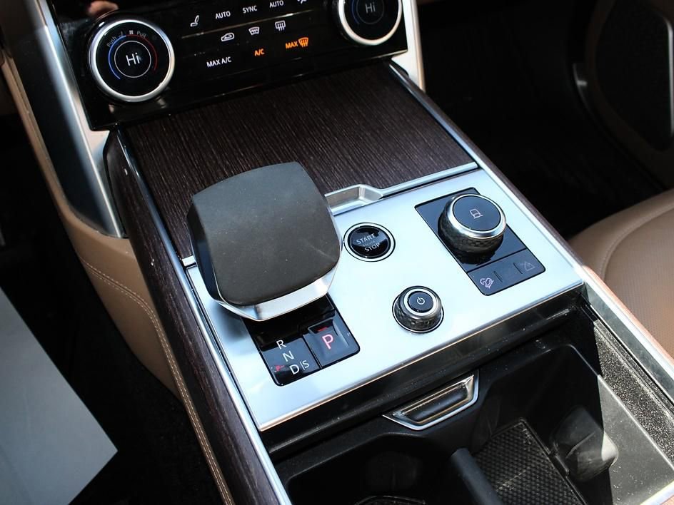 Used 2023 Land Rover Range Rover Long Wheelbase Autobiography image 19