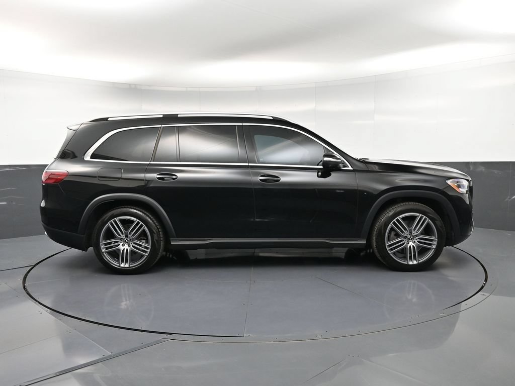 Used 2025 Mercedes-Benz GLS 450 4MATIC image 9