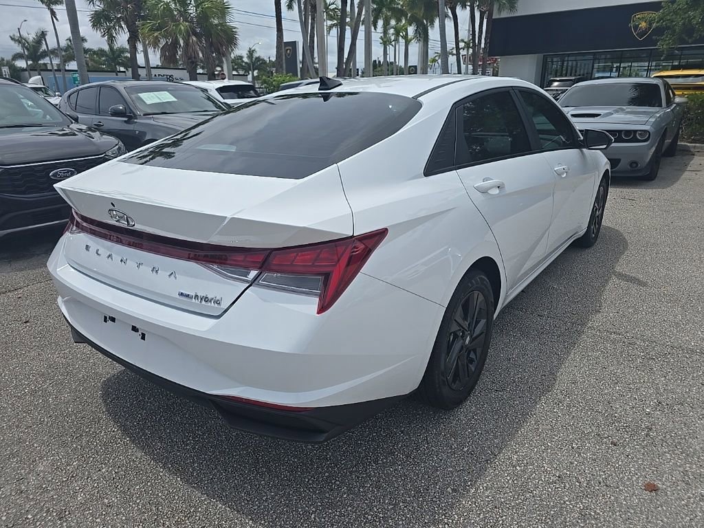 Used 2022 Hyundai Elantra Blue image 5