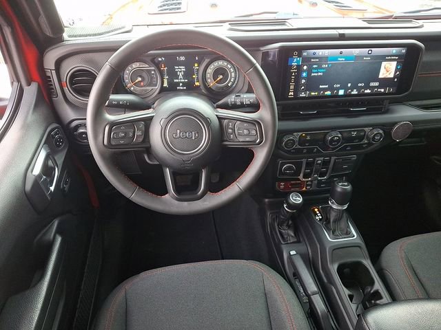 Used 2024 Jeep Wrangler Unlimited Rubicon w/ Technology Group image 11