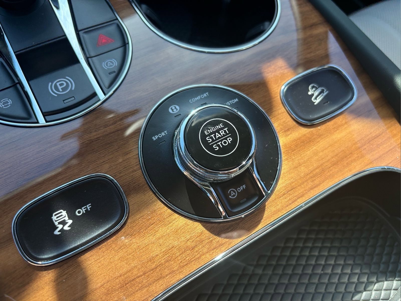 New 2025 Bentley Bentayga Extended Wheelbase image 39