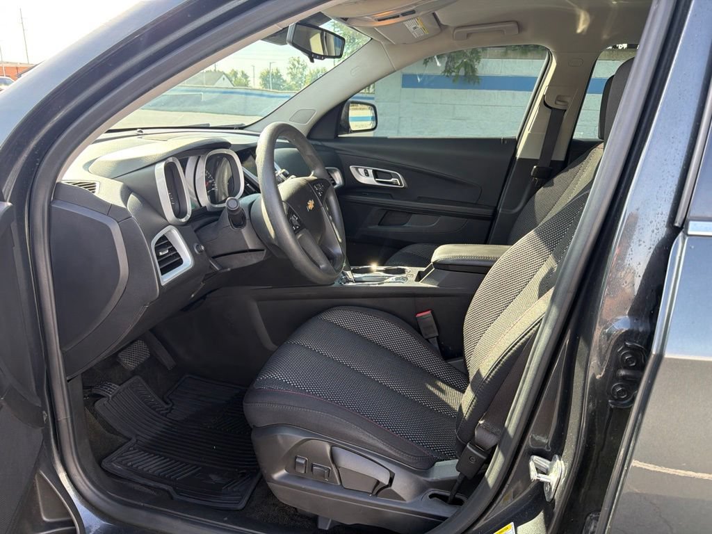 Used 2017 Chevrolet Equinox LS FWD image 16