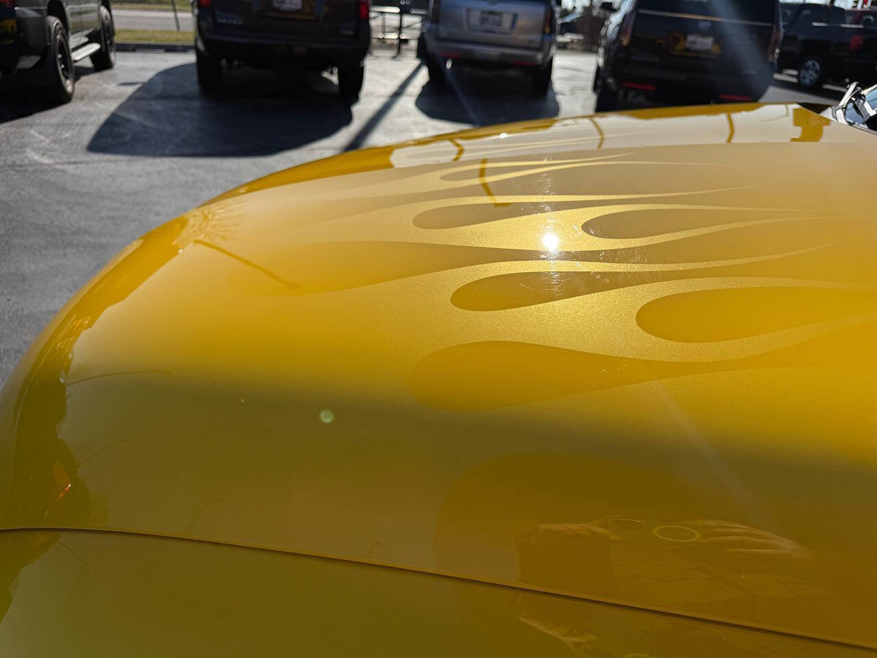 Used 2003 Chevrolet SSR LS 2dr Regular Cab Convertible w/ Preferred Equipment Group image 12