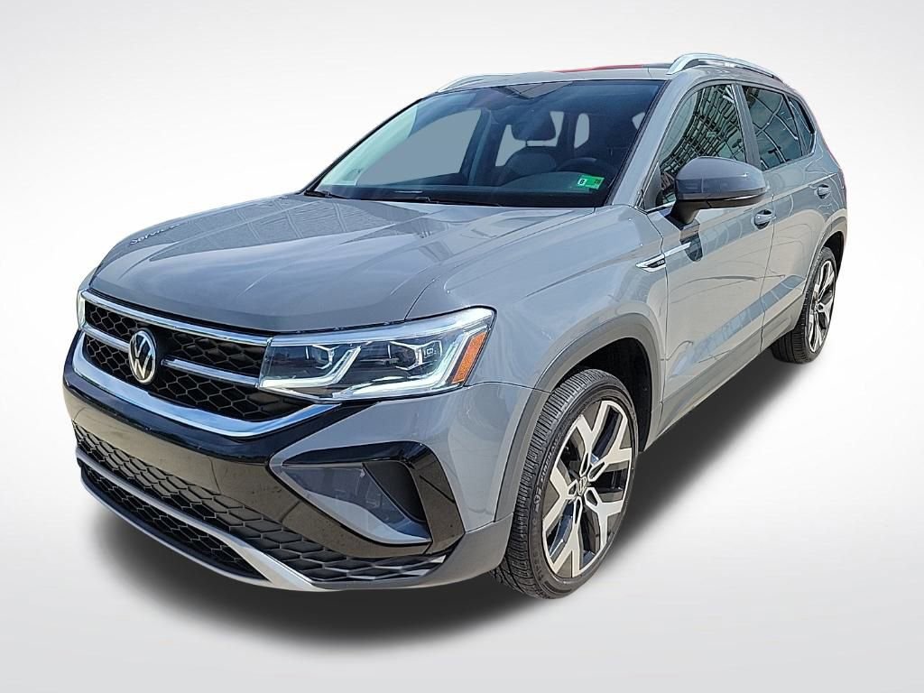 Used 2022 Volkswagen Taos SEL w/ Panoramic Sunroof Package