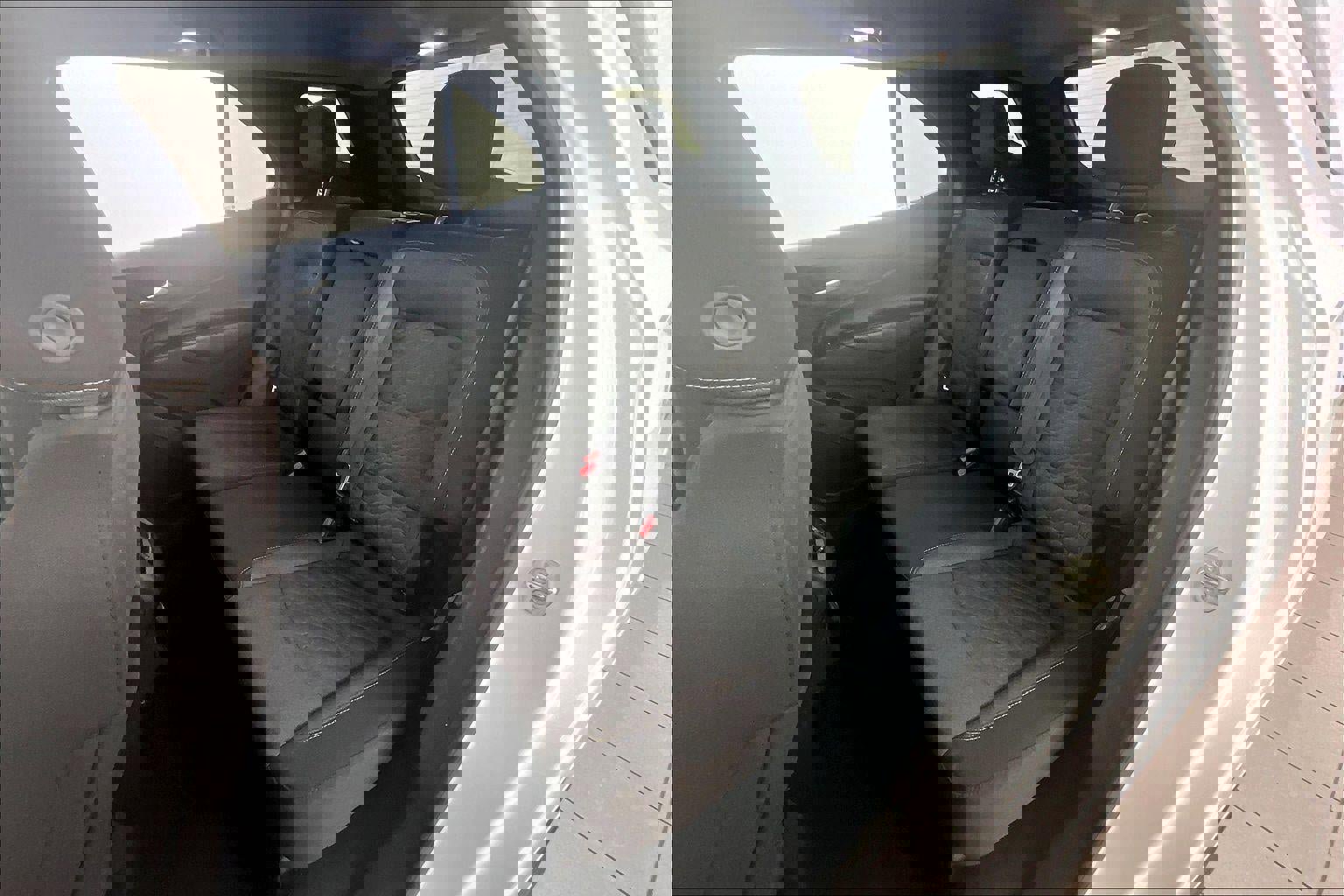 Used 2018 Chevrolet Equinox LT image 22