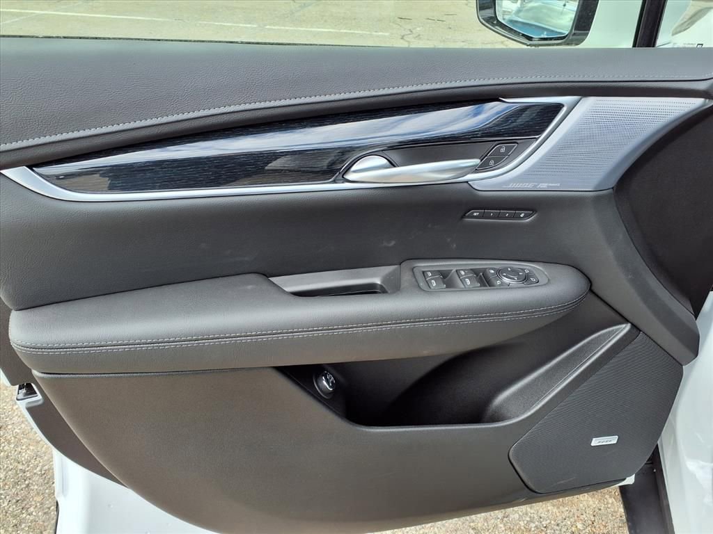 New 2026 Cadillac XT5 Premium Luxury w/ LPO, Floor Liner Package AWD/4WD image 11