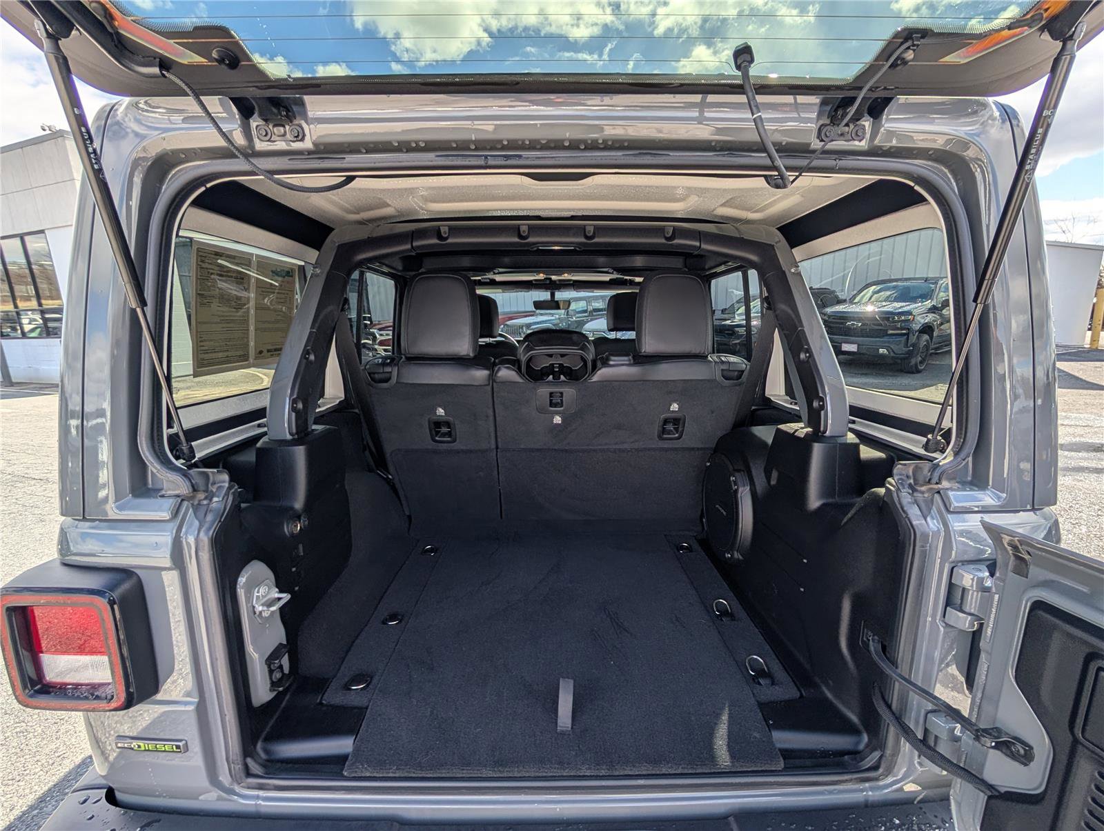 Used 2021 Jeep Wrangler Unlimited Sahara image 12