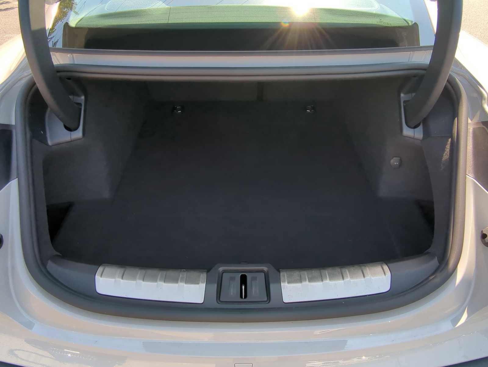 Used 2025 Porsche Taycan image 35