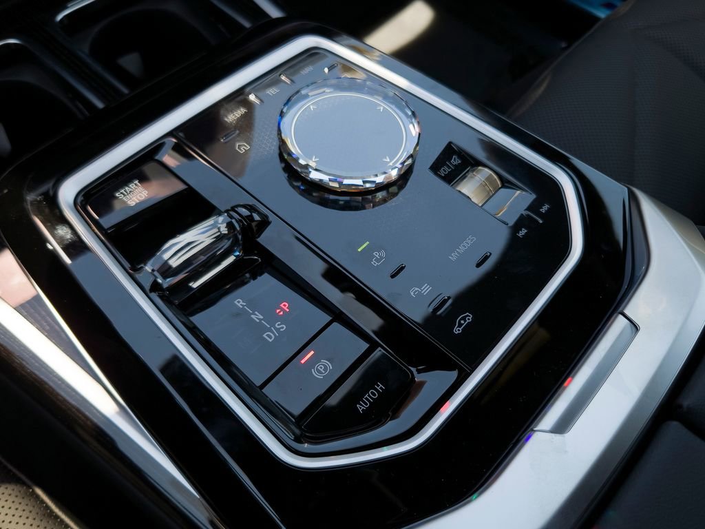 New 2026 BMW 740i w/ Premium Package RWD image 10