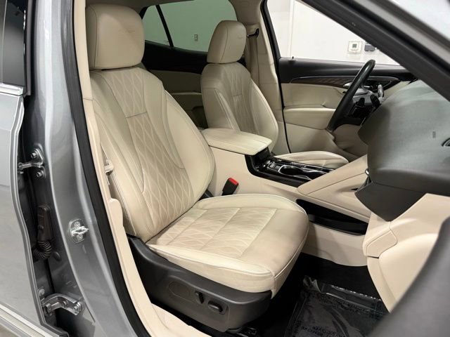 Used 2023 Buick Envision Avenir image 43