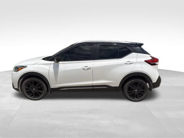 Used 2020 Nissan Kicks SR w/ SR Premium Package FWD image 7