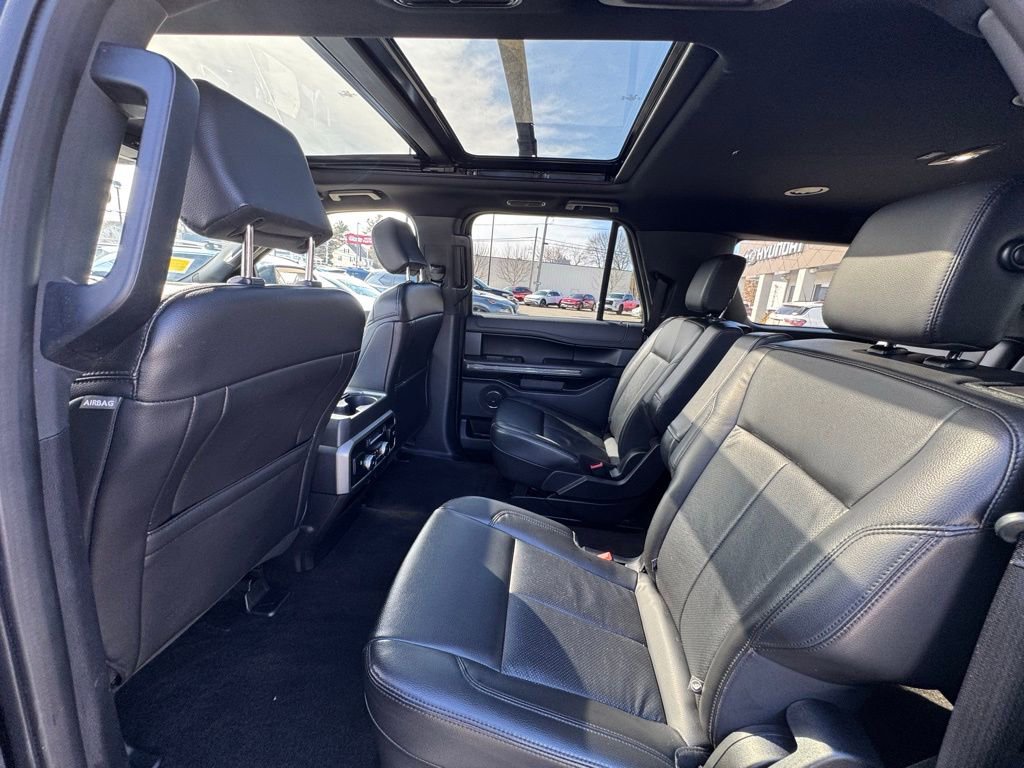 Used 2020 Ford Expedition Max XLT w/ Equipment Group 202A image 15