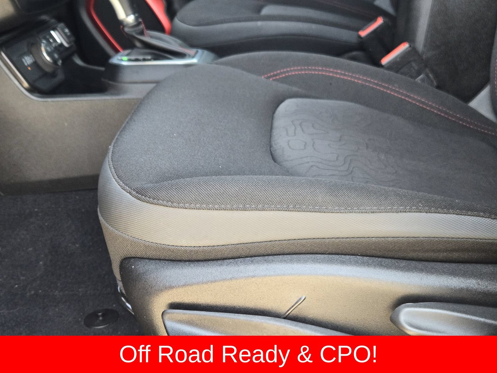 Used 2023 Jeep Renegade Trailhawk AWD/4WD image 30