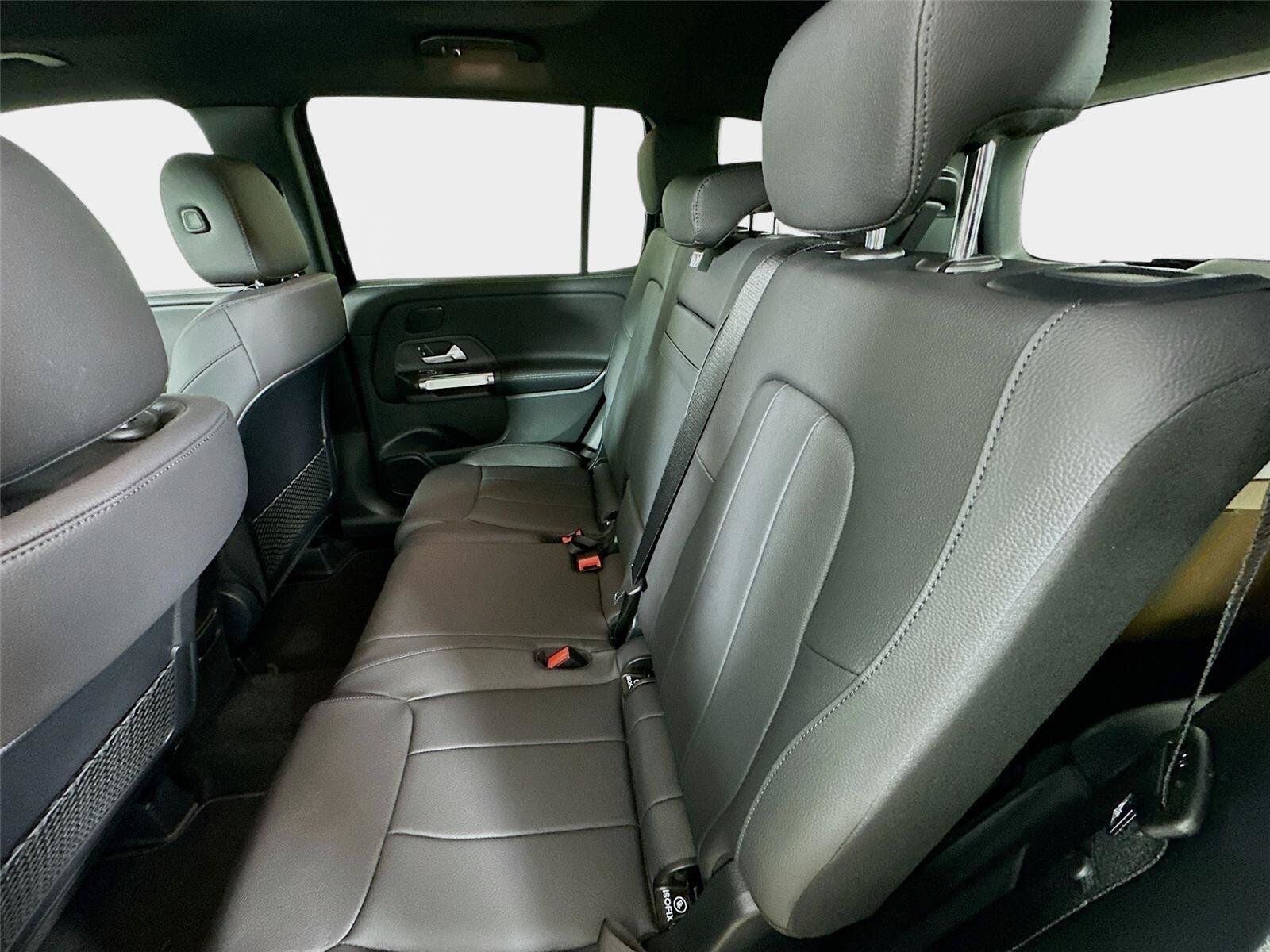 Used 2026 Mercedes-Benz GLB 250 4MATIC image 31