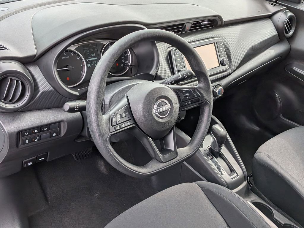 Used 2025 Nissan Kicks Play S image 9