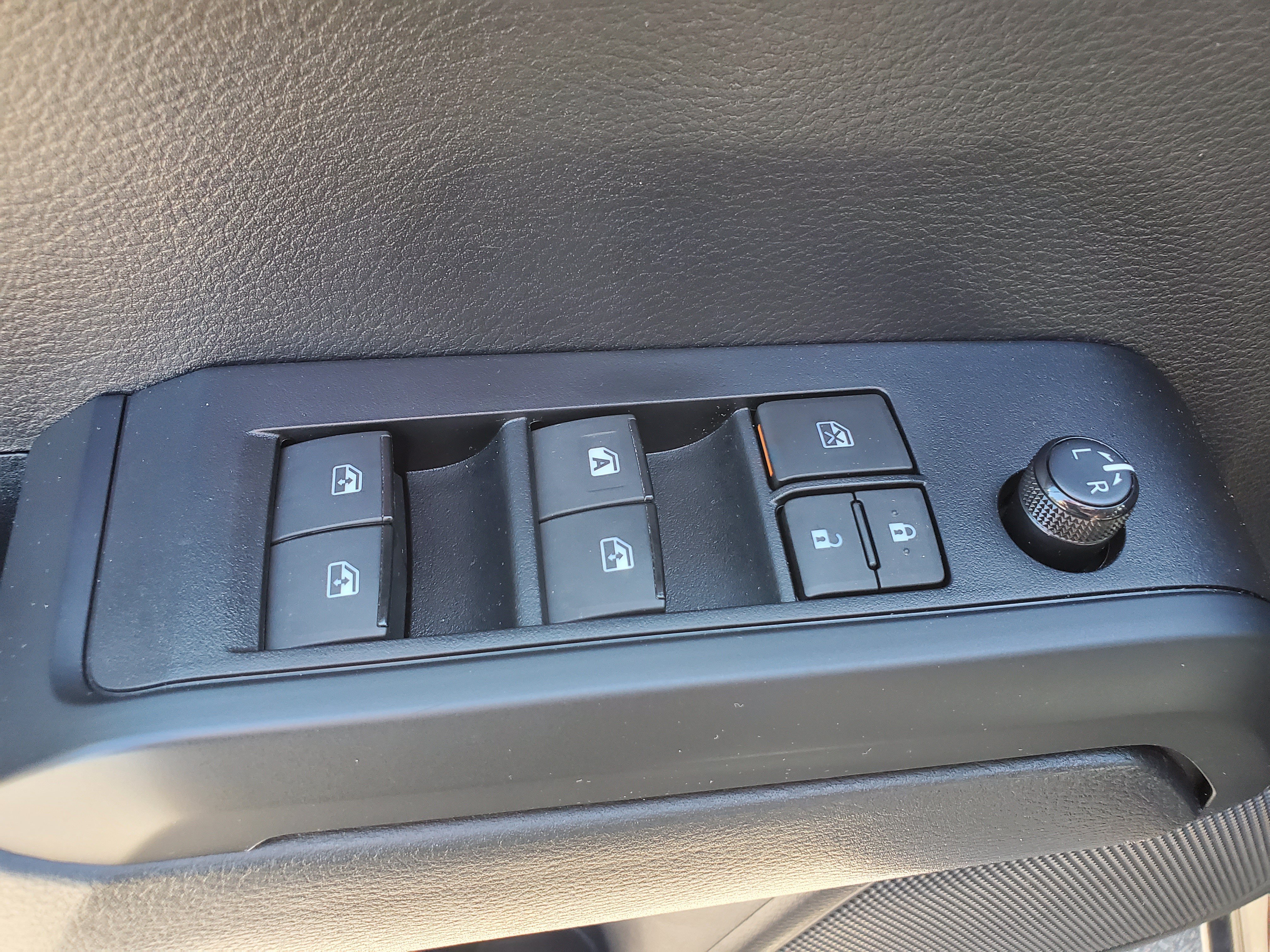 Used 2022 Toyota Tacoma SR AWD/4WD image 24