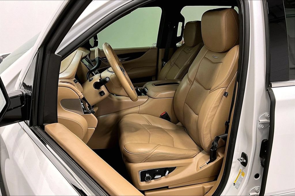 Used 2018 Cadillac Escalade Platinum AWD/4WD image 31