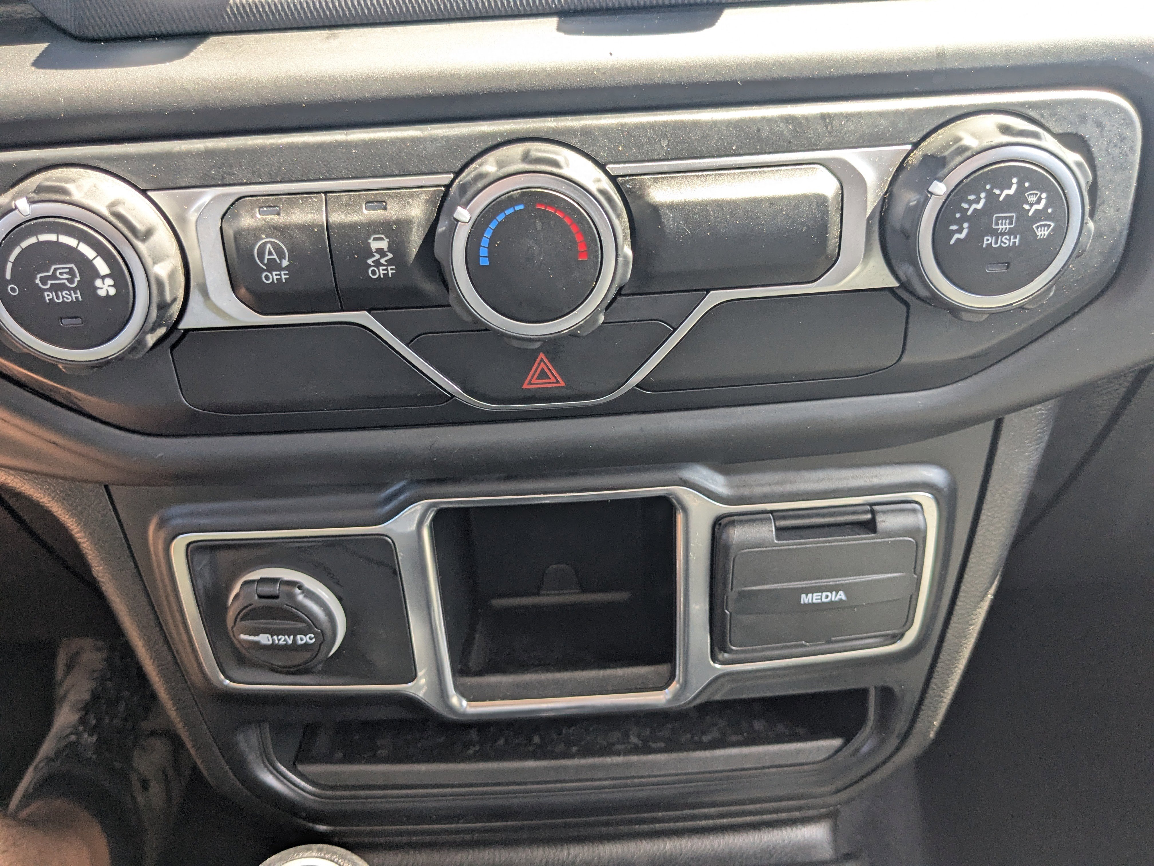 Used 2019 Jeep Wrangler Sport image 24