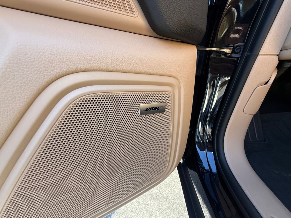 Certified 2025 Porsche Macan image 22