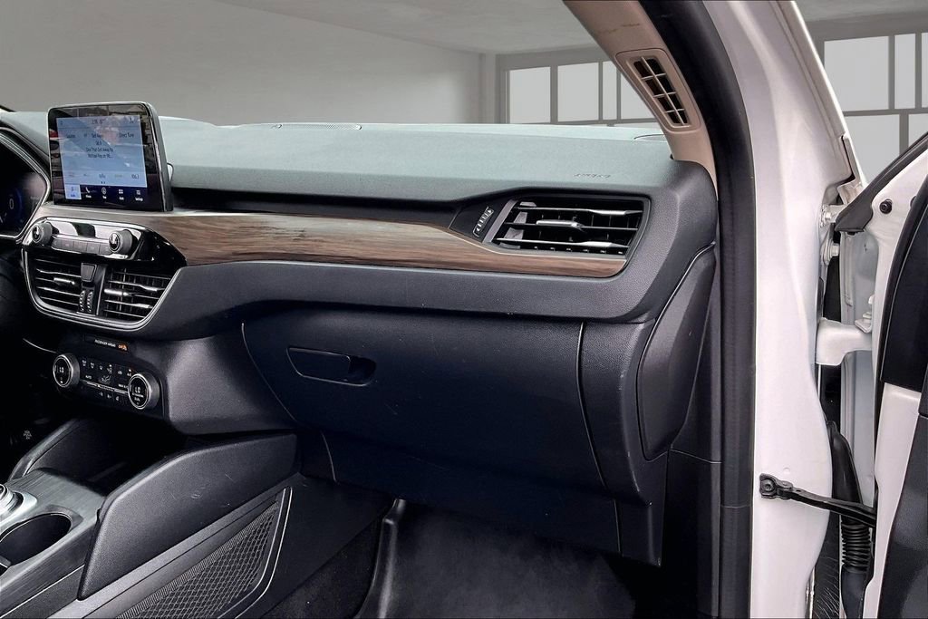 Used 2020 Ford Escape Titanium w/ Titanium Premium Package 2.0 image 17