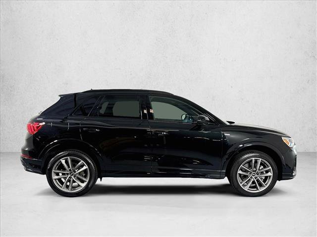 Used 2025 Audi Q3 2.0T Premium w/ Black Optic Sport Package AWD/4WD image 4