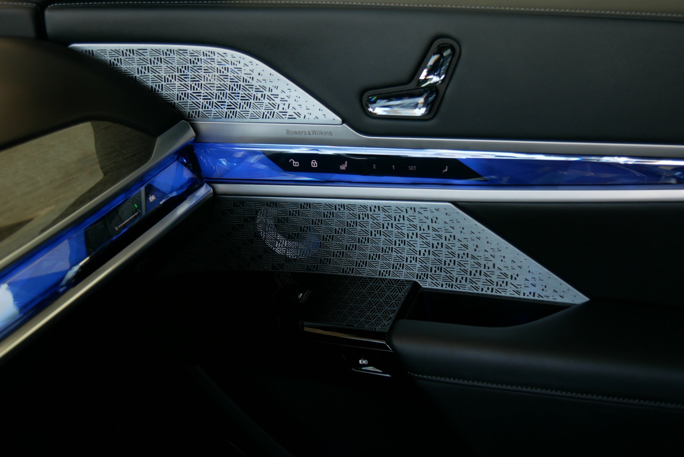 Certified 2025 BMW i7 xDrive60 AWD/4WD image 34