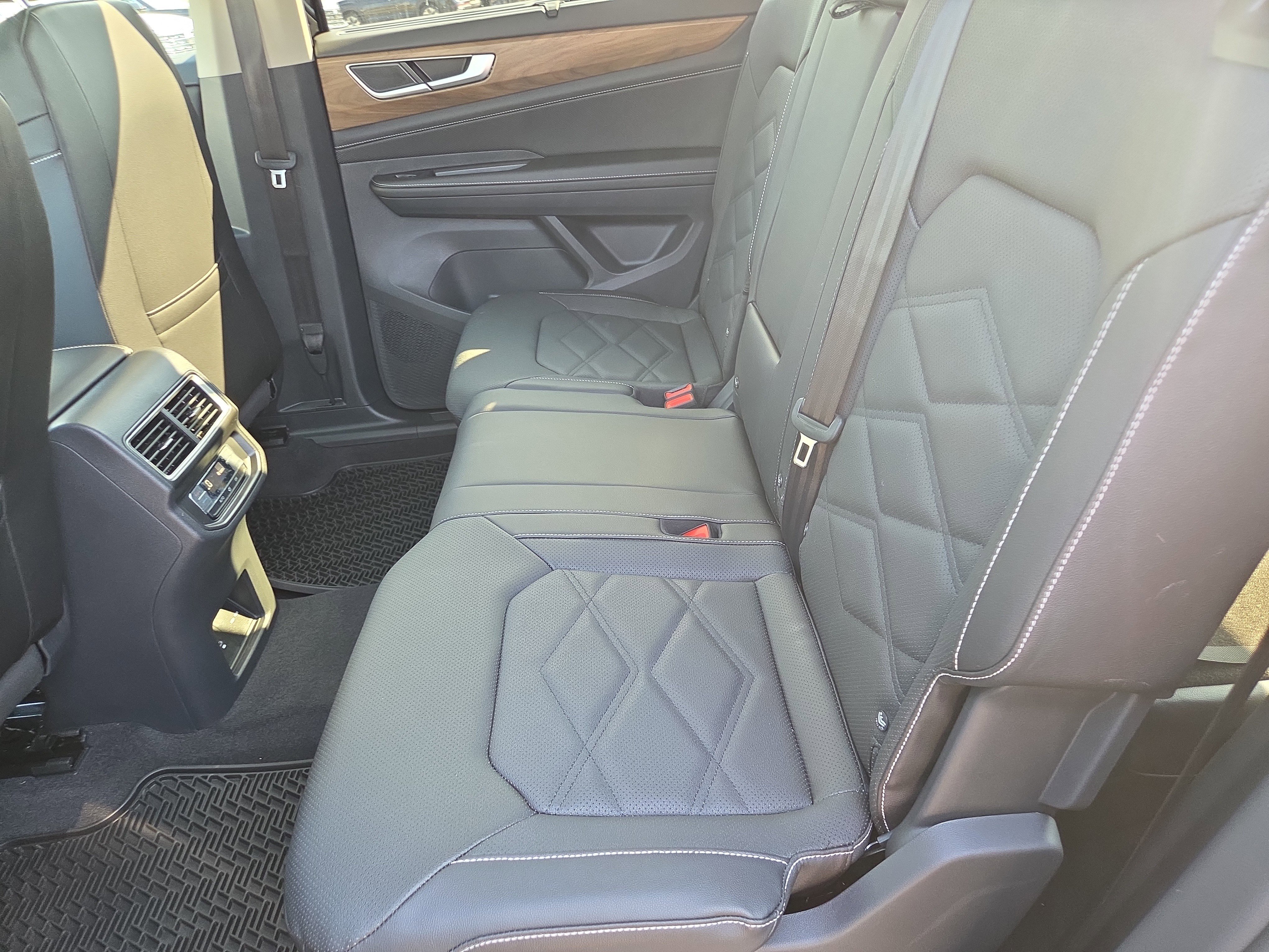 New 2026 Volkswagen Atlas SE image 5