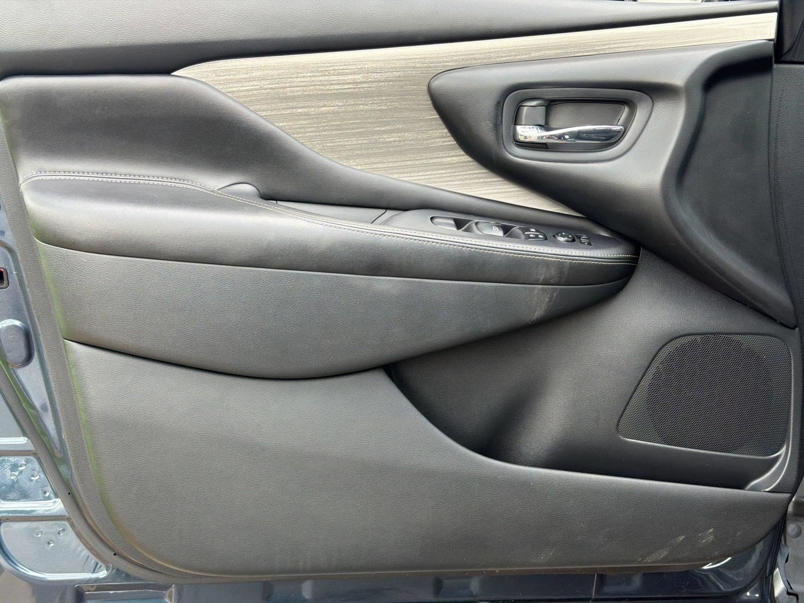 Used 2018 Nissan Murano S FWD image 27