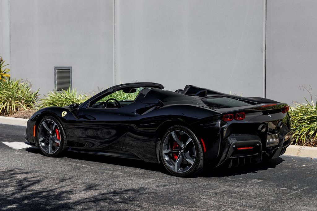 Used 2022 Ferrari SF90 Spider image 3