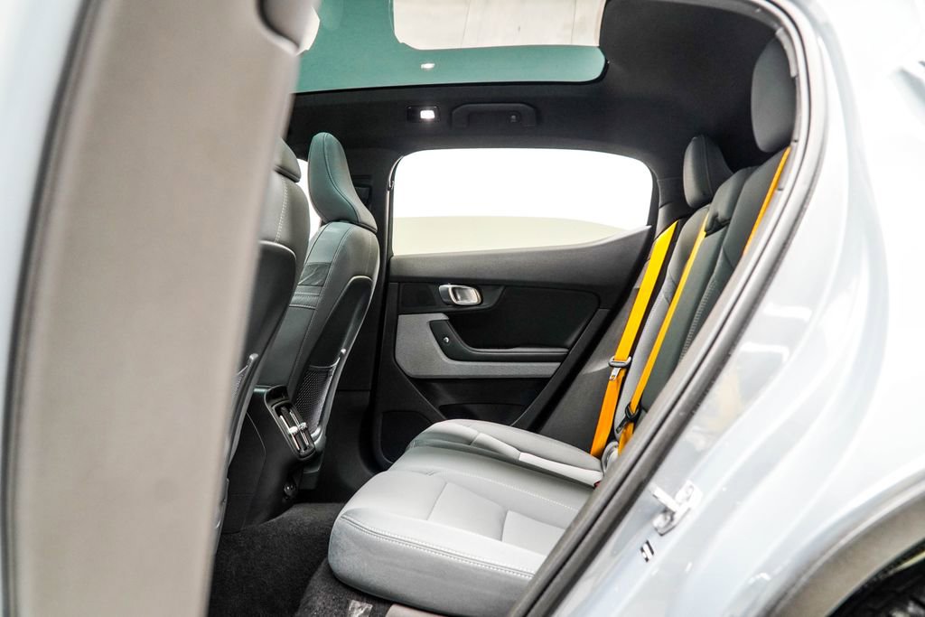 Used 2021 Polestar Polestar 2 w/ Performance Package image 39