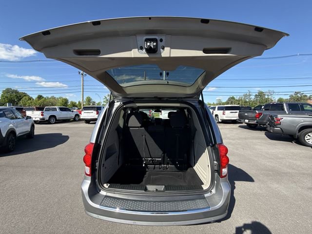 Used 2019 Dodge Grand Caravan SE w/ UConnect Hands-Free Group FWD image 22