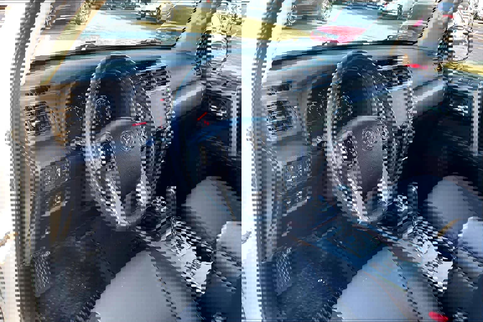 Used 2020 Toyota 4Runner SR5 Premium image 16