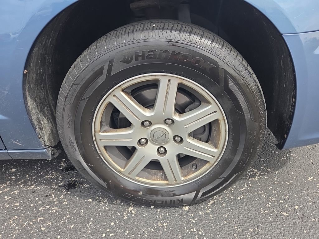 Used 2011 Chrysler Town & Country Touring w/ Security Group FWD image 19
