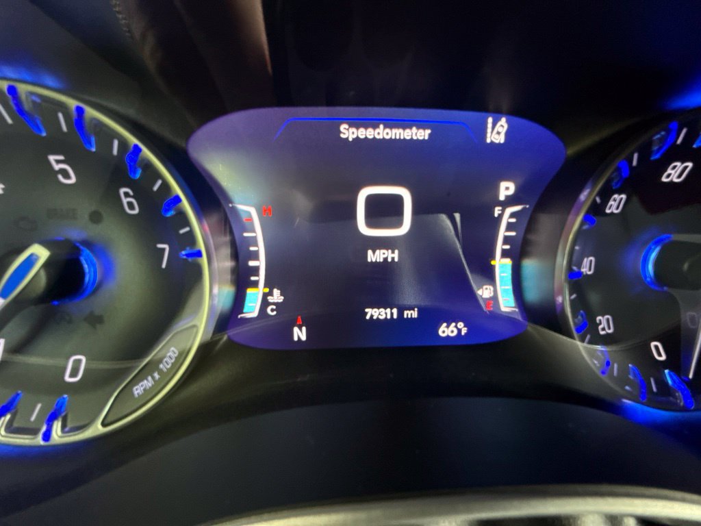 Used 2021 Chrysler Pacifica Touring-L w/ Uconnect Theater Family Group AWD/4WD image 24