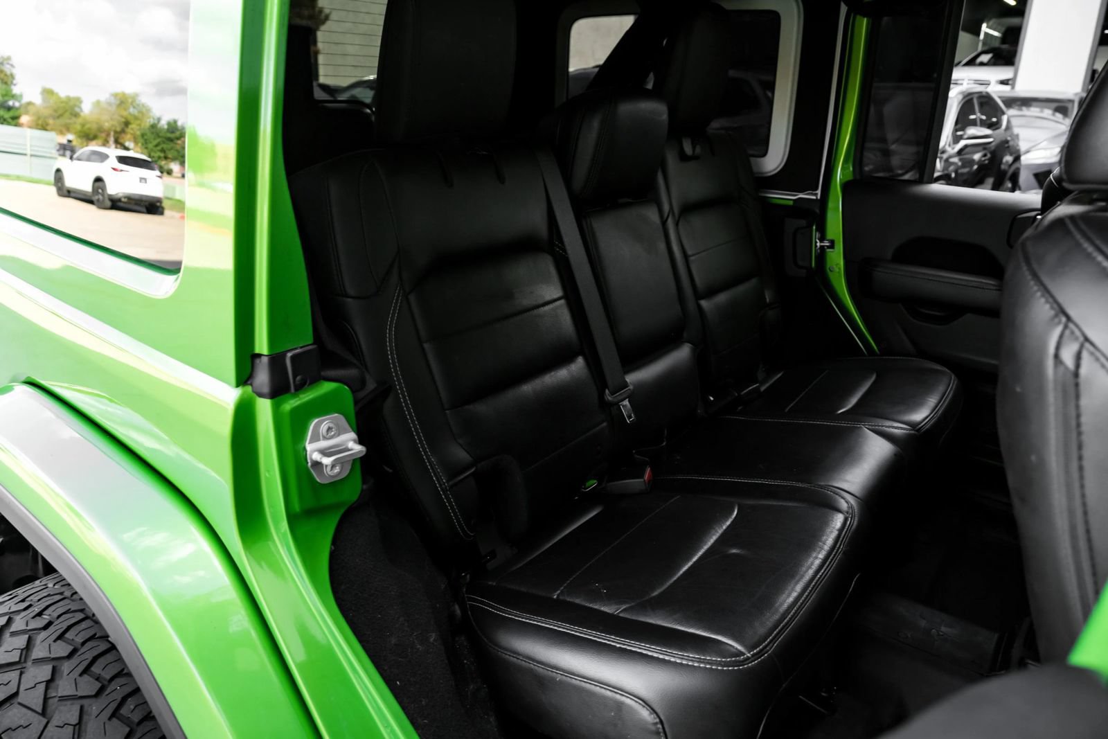 Used 2019 Jeep Wrangler Unlimited Sahara AWD/4WD image 35