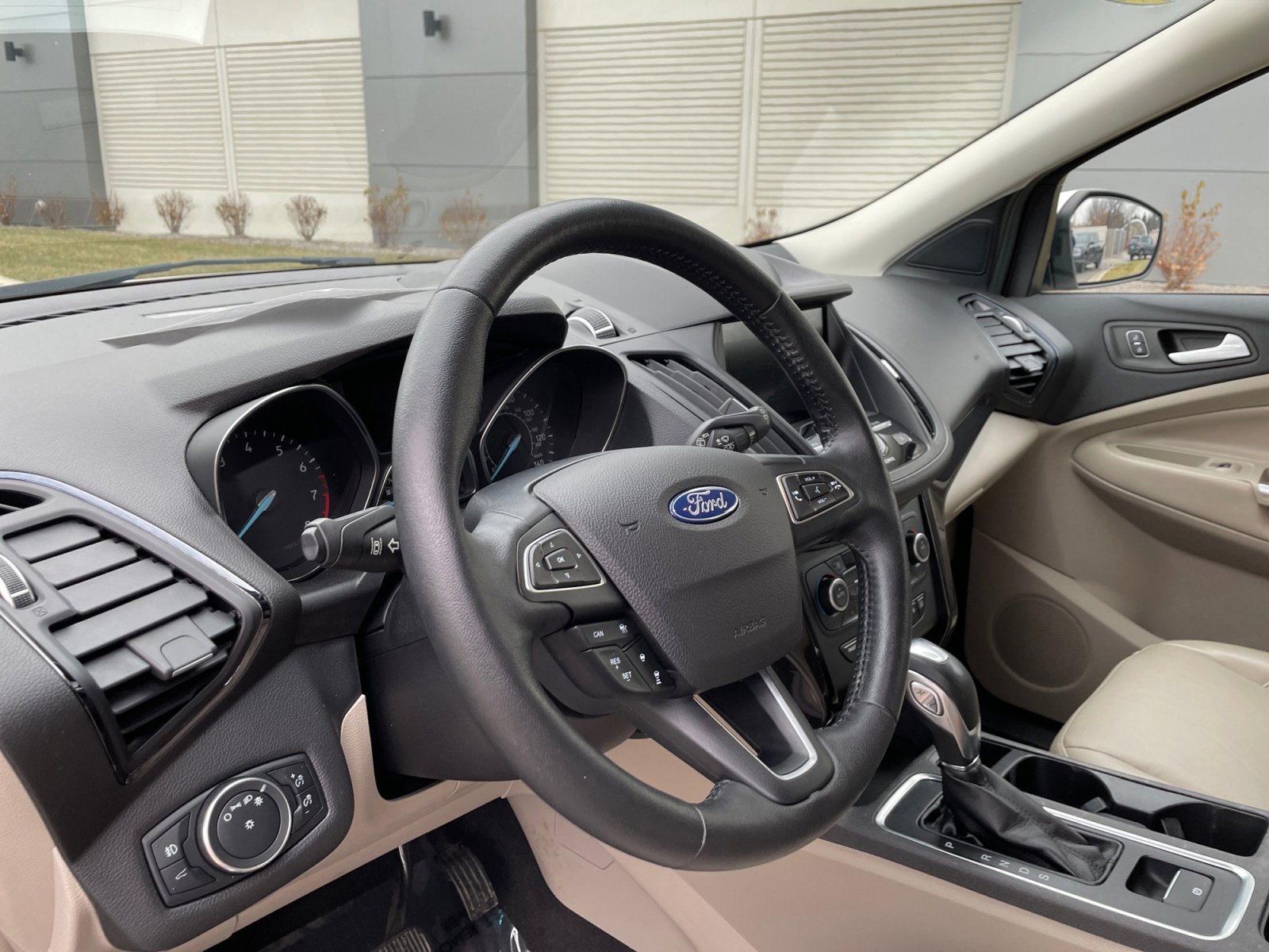 Used 2019 Ford Escape Titanium image 25