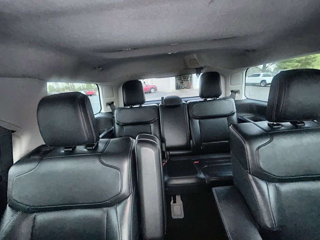 Used 2025 Ford Expedition Platinum image 30