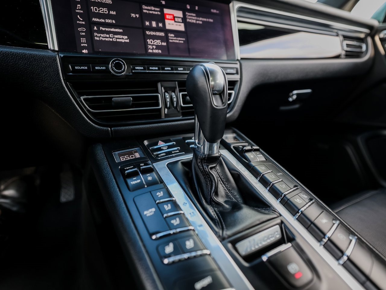 Certified 2019 Porsche Macan image 20