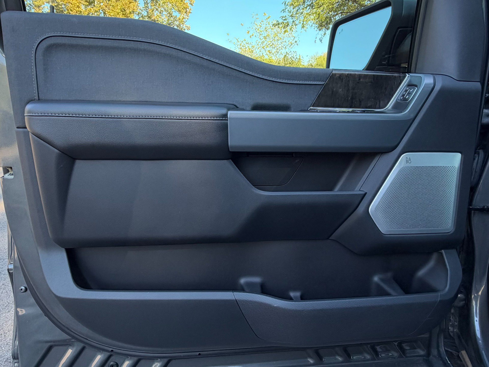 Used 2023 Ford F150 Lariat w/ Equipment Group 502A High AWD/4WD image 46
