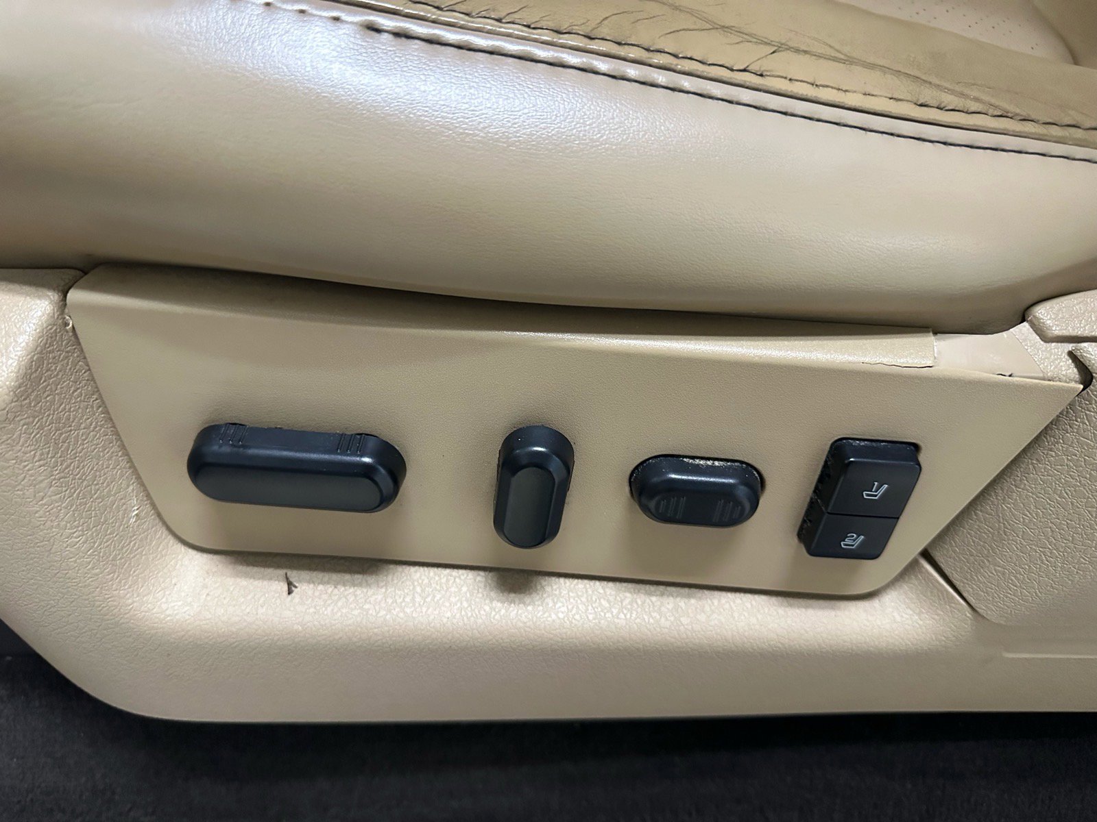 Used 2014 Ford F150 Lariat w/ Equipment Group 501A Mid image 33