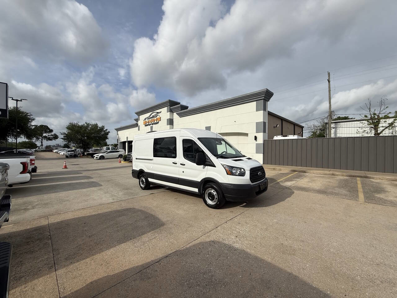 Used 2018 Ford Transit 350 148 Medium Roof RWD image 40