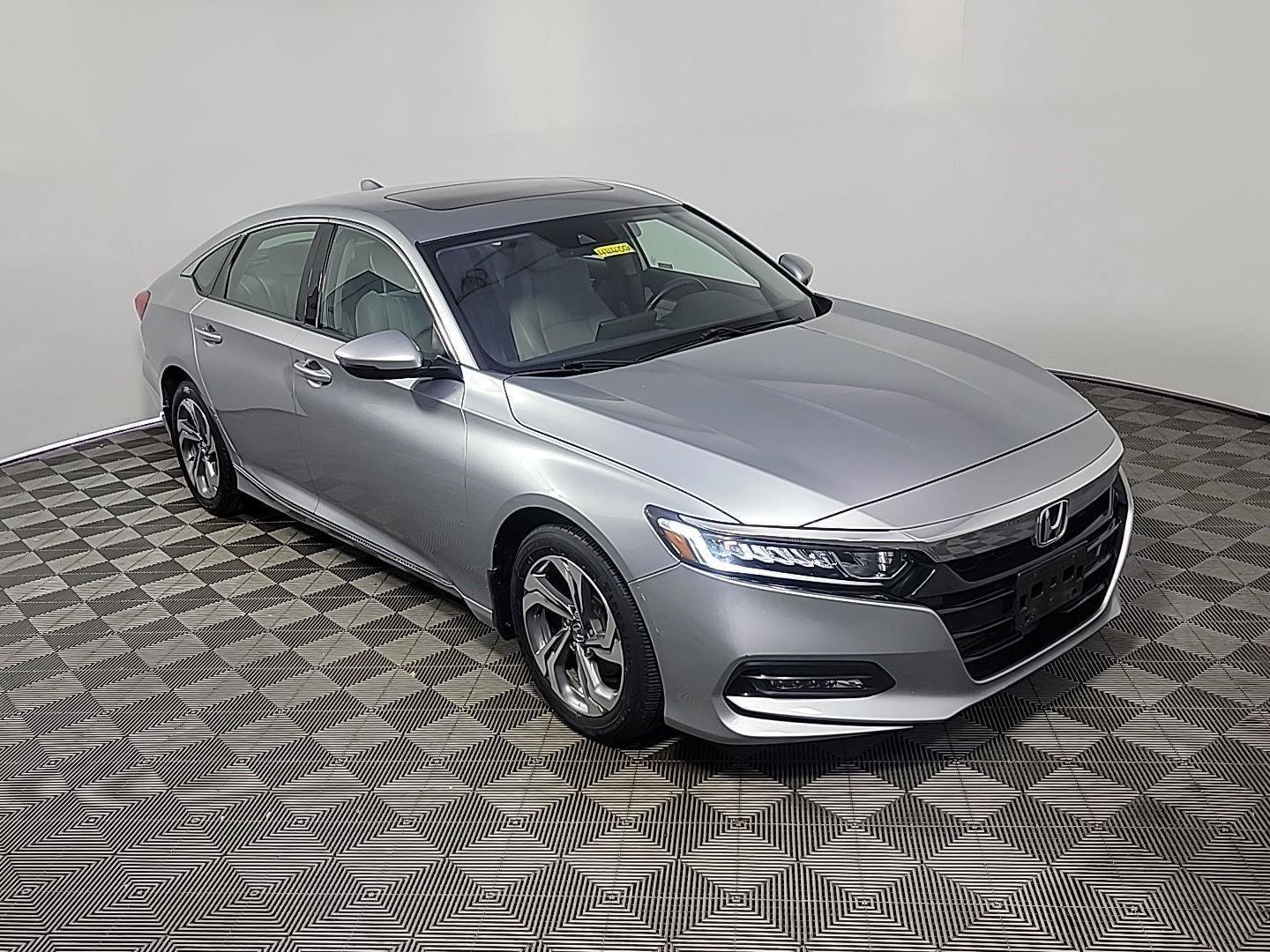 Certified 2020 Honda Accord EX-L image 1