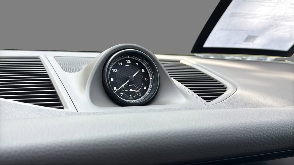 Certified 2025 Porsche Macan image 25