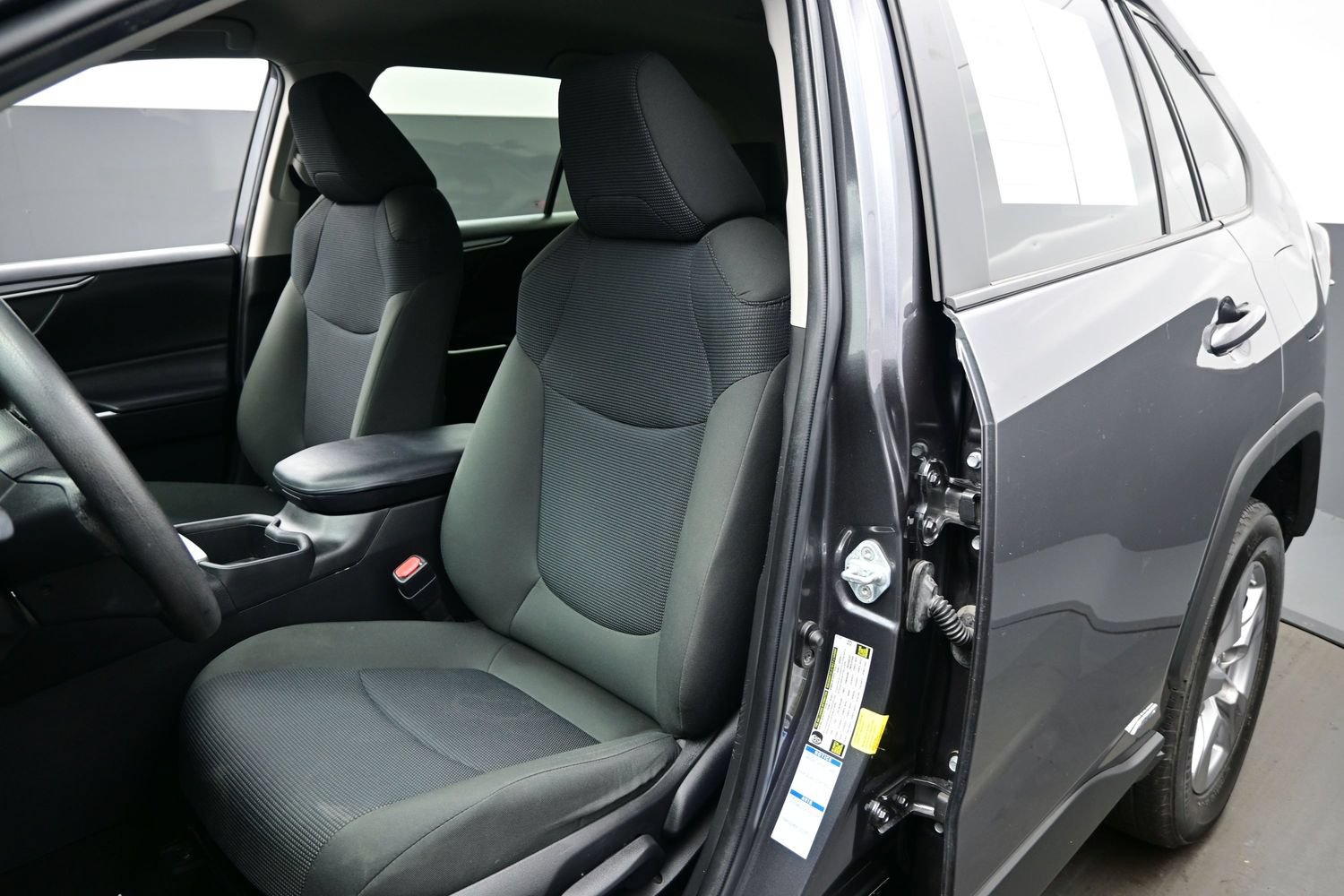 Used 2022 Toyota RAV4 LE AWD/4WD image 11