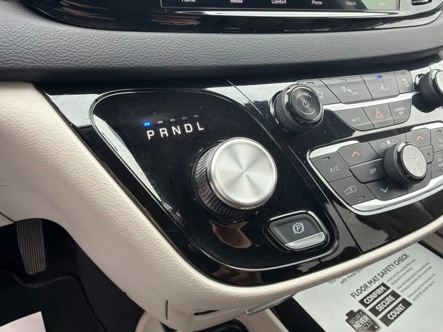 Used 2024 Chrysler Pacifica Touring-L FWD image 20