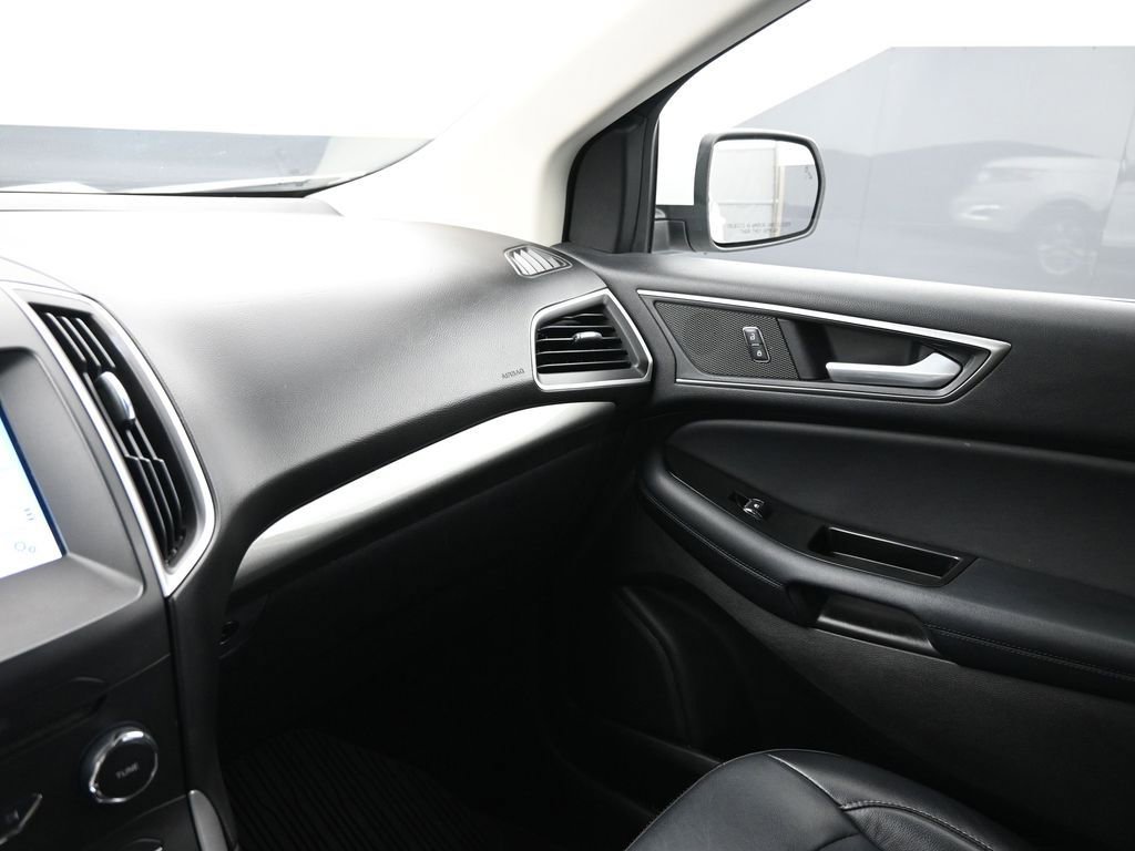 Used 2017 Ford Edge SEL w/ Equipment Group 201A AWD/4WD image 30