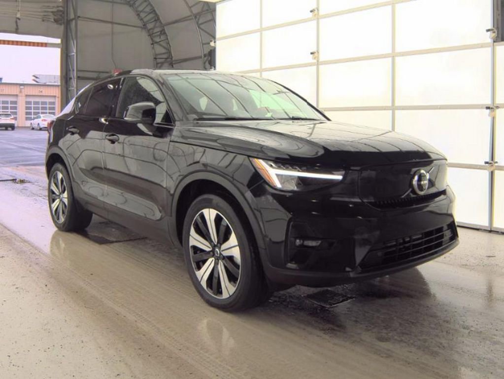 Used 2023 Volvo C40 P8 Recharge Plus w/ Protection Package Premier image 4