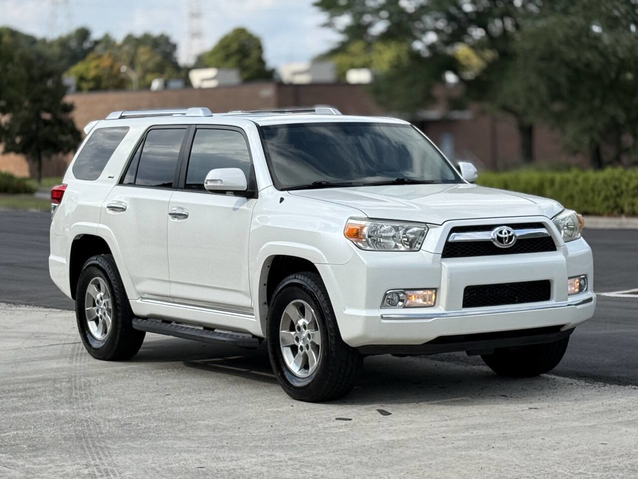 Used 2010 Toyota 4Runner SR5 image 3