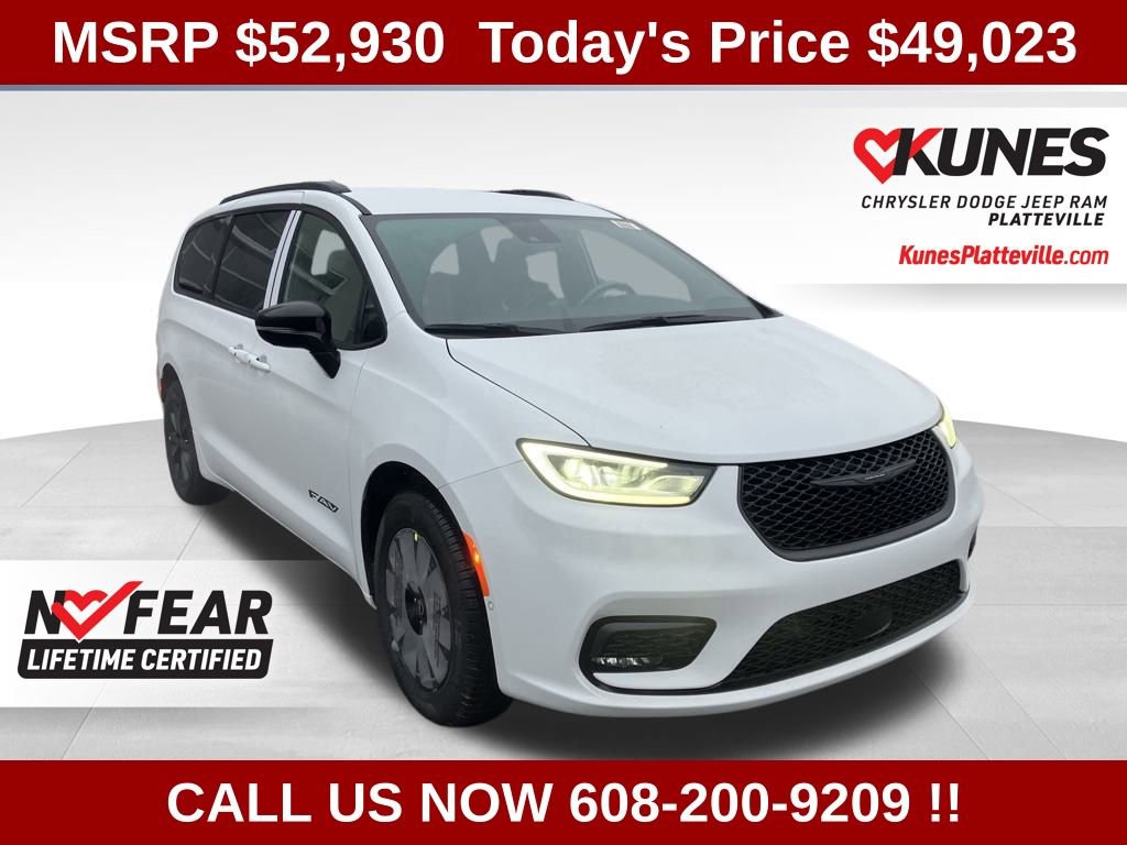 New 2026 Chrysler Pacifica Select